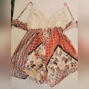 Bohemian NECTAR Floral Romper with Lace Detail Size M